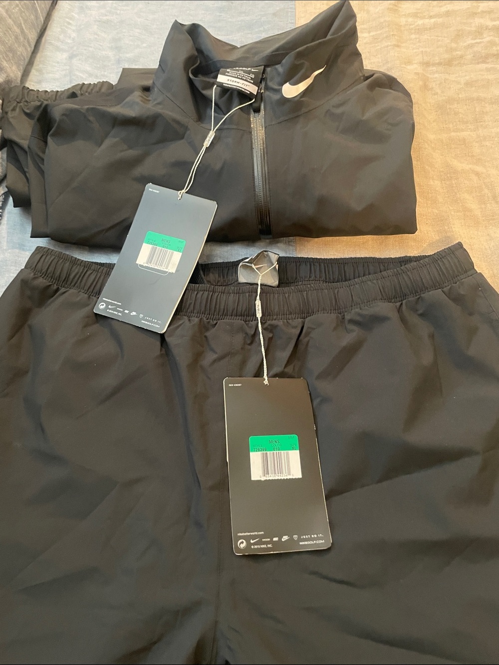 Nike Black Storm-FIT Men's Rain Jacket - Picture 4 of 5